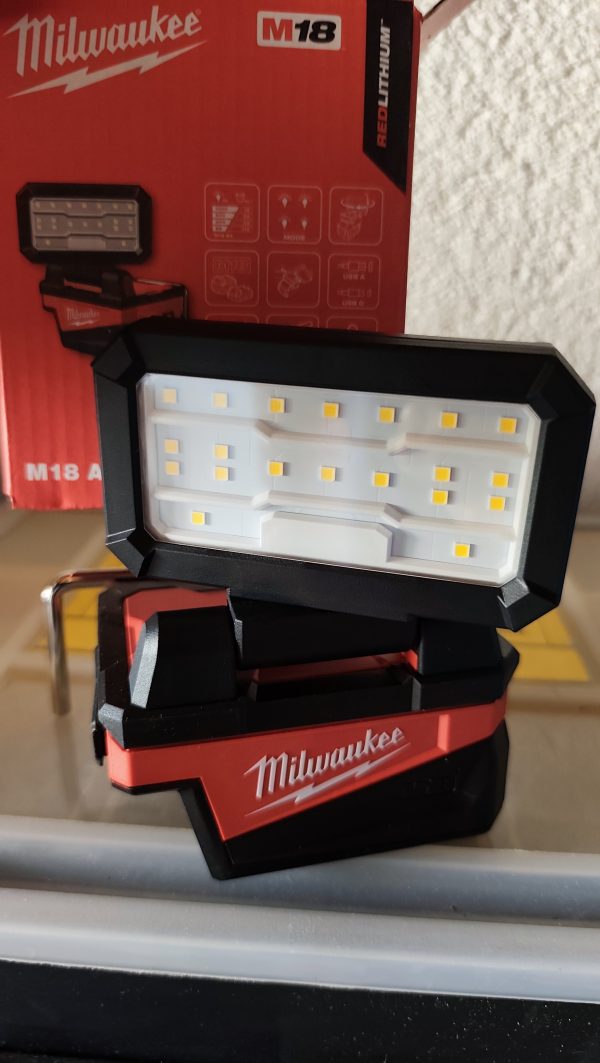 MILWAUKEE AKU LAMPA M18ALIS-0 4933498148 - Slika 2