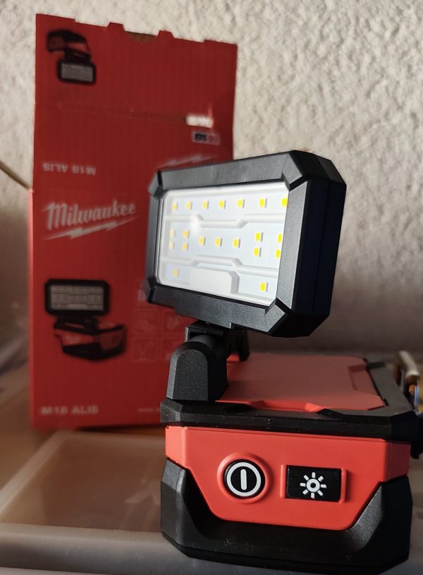 MILWAUKEE AKU LAMPA M18ALIS-0 4933498148 - Slika 3