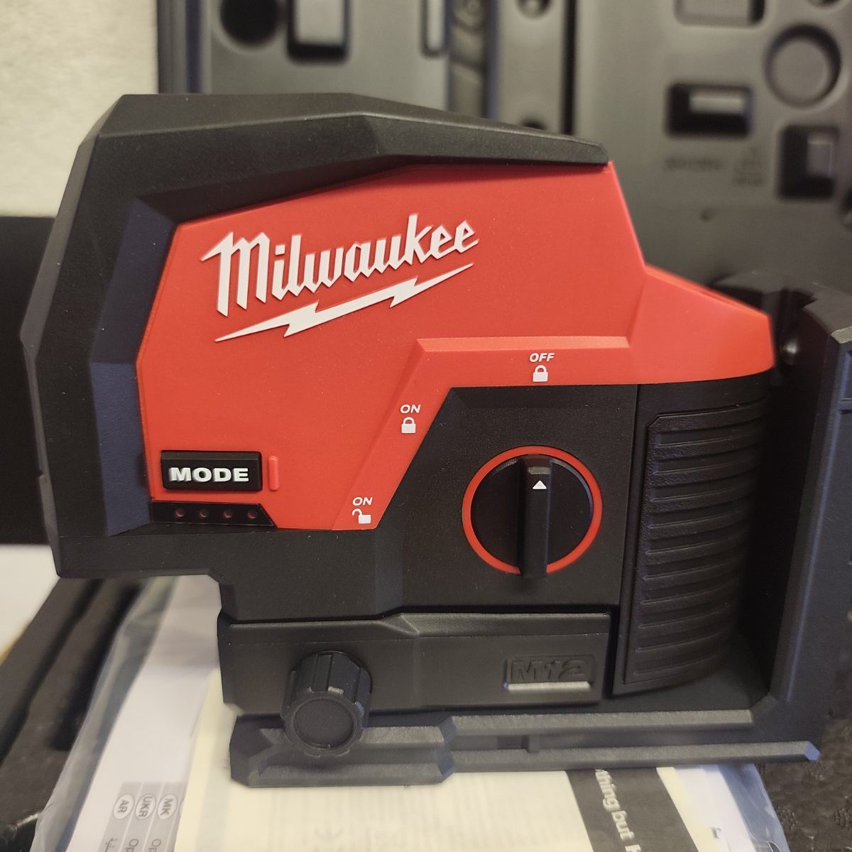 MILWAUKEE M12CLLP-0C AKU LASER NIVELIR 4933478101